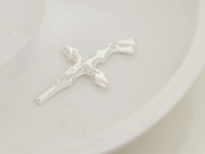 Męski srebrny Krzyżyk z Jezusem 925 1.82g Biżuteria Wysoka Jakość unikatowy