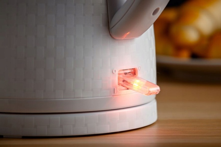 CZAJNIK ELEKTRYCZNY BEZPRZEWODOWY BIAŁY 2000W 1,8l STRIX ELDOM C240SB