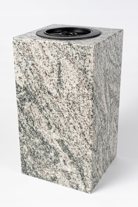 Ekskluzywny Wazon Granitowy na Grób Wazon na Pomnik (Verde Marina) 28cm