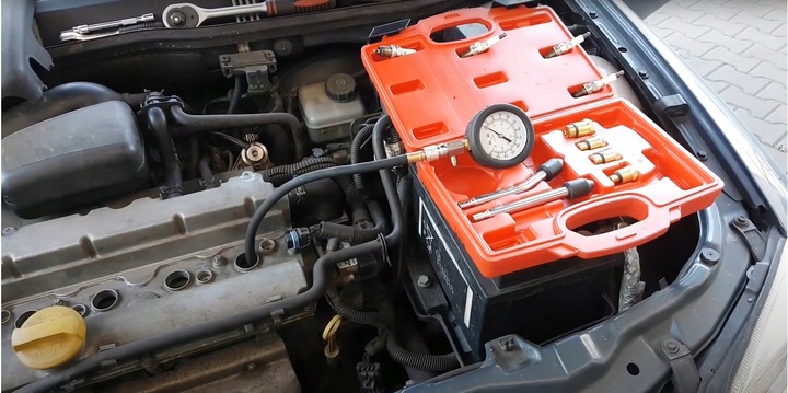 MIERNIK TESTER CIŚNIENIA SPRĘŻANIA POZIOMU KOMPRESJI WTRYSKU SILNIK BENZYNA