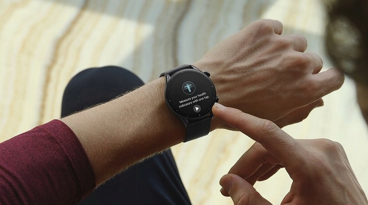 Czarny Smartwatch AMAZFIT GTR 3