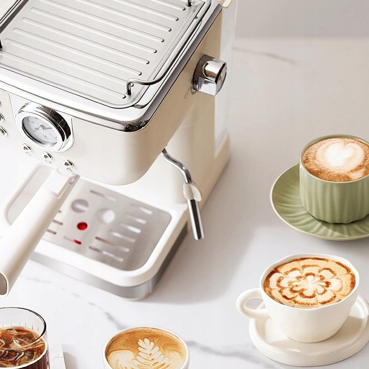 Ekspres do kawy Ciśnieniowy Automatyczny 20bar 1350W 1.5L +Spieniacz Mleka