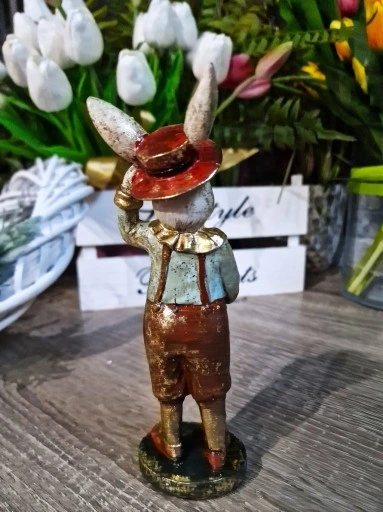 FIGURKA WIELKANOCNY ZAJĄC KRÓLIK Z PARASOLKĄ model III