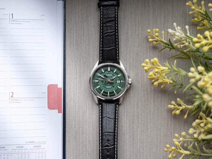 MĘSKI ZEGAREK LORUS RU409AX9 CZARNY NA PASKU AUTOMATYCZNY DATOWNIK 100M