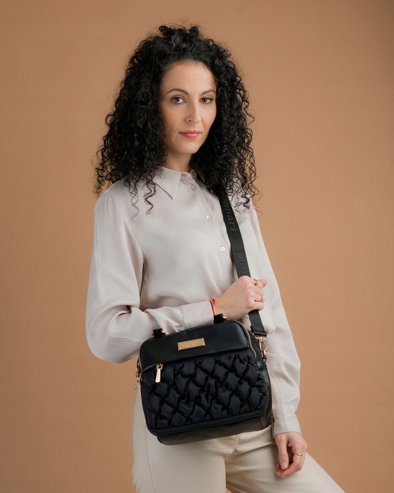 TOREBKA LISTONOSZKA MONNARI PIKOWANA SPORTOWA POJEMNA 3 KOMOROWA Czarny