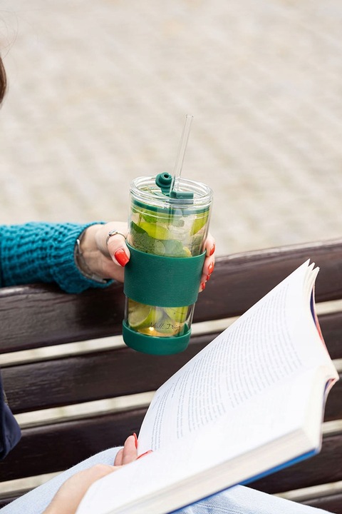 Szklany kubek do kawy ze słomką Vialli Design FUORI 600ml 30398 (zielony)