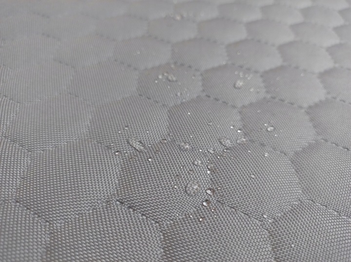 WODOODPORNA PIKOWANA PODUSZKA OGRODOWA PŁASKA MIÓD - HEKSAGON 40x60 szary