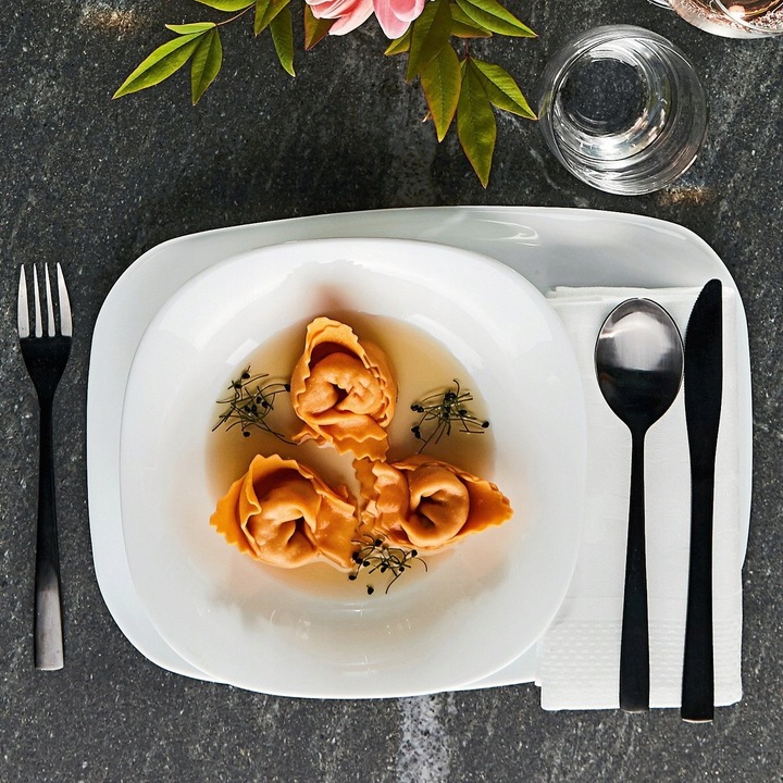 Serwis zestaw obiadowy talerze kwadratowe na 6 osób biały 18 elementów