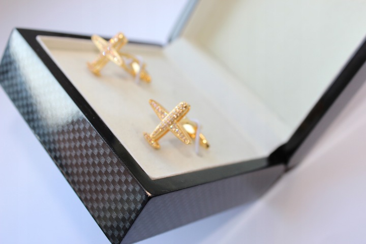 Ekskluzywne spinki do mankietów koszuli Audi