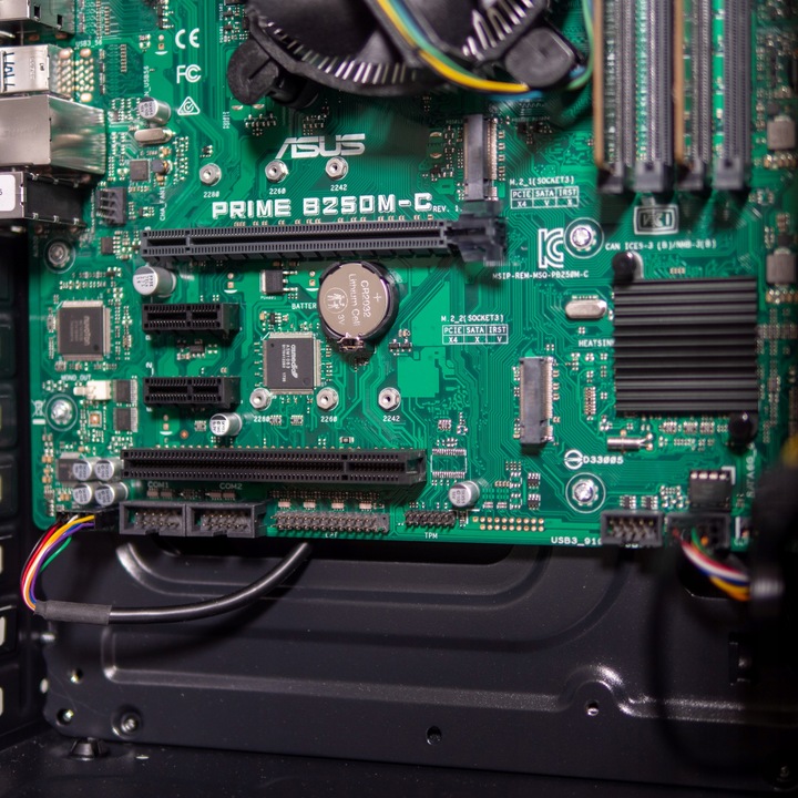 SZYBKI PC I3-6GEN 16GB DDR4 500GB SSD DVD WIN10