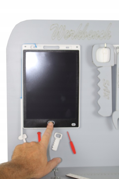 KOLOR Drewniany warsztat majsterkowicz tablet kłódka imadło schowek piła PL