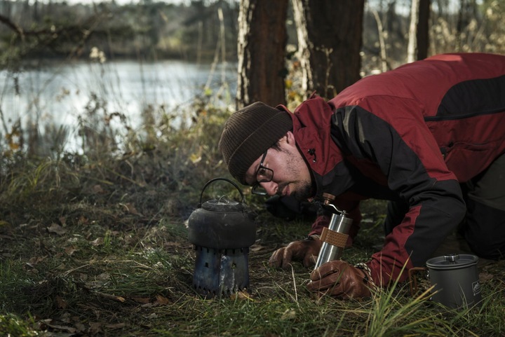 HELIKON TURYSTYCZNY MŁYNEK DO KAWY RĘCZNY 50gr pojemności CAMP podróżny