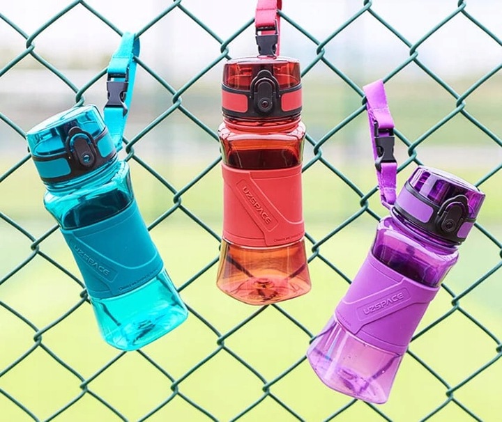 BUTELKA SHAKER DO BIAŁKA, DO ODŻYWEK 550ML BIDON NA WODĘ Z TRITANU CZARNY