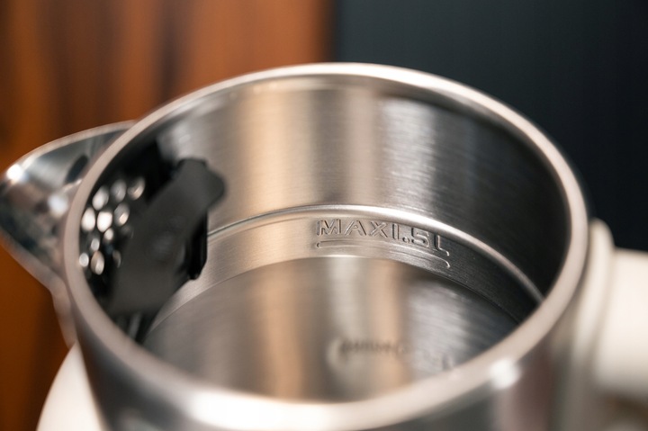 CZAJNIK ELEKTRYCZNY BEZPRZEWODOWY STALOWY RETRO DŹWIĘK BEŻOWY 2200W 1,5L