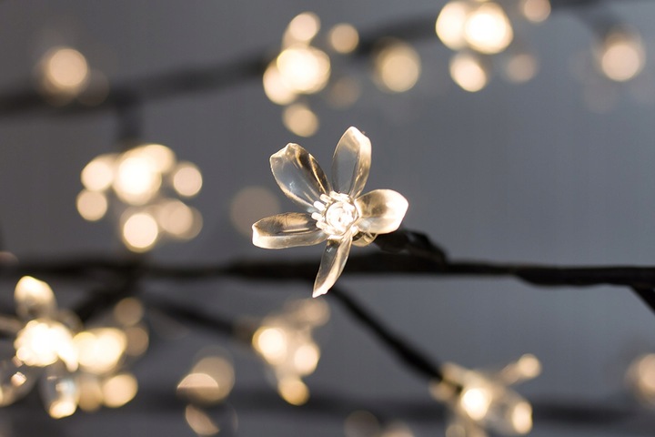 DRZEWKO LED 200 cm KWITNĄCY KWIAT WIŚNI DEKORACJA ŚWIĄTECZNA IP44 PILOT