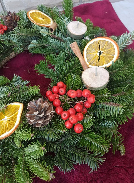 WIENIEC ŚWIĄTECZNY, ADWENTOWY, PODSTAWKI NA ŚWIECE