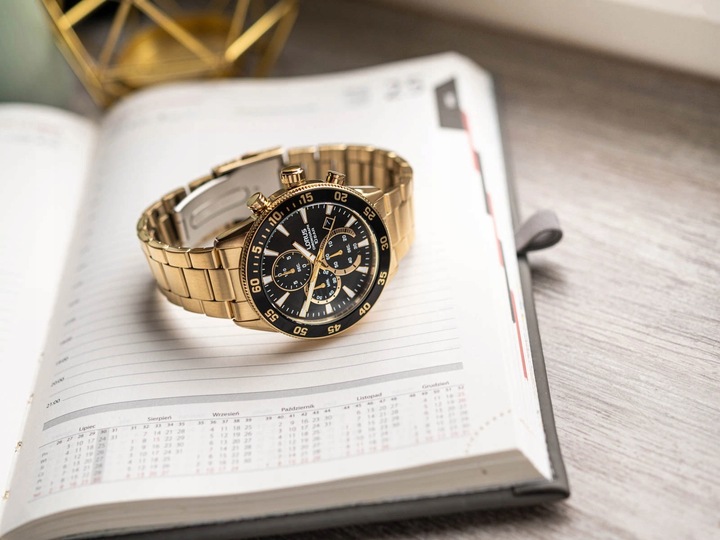 MĘSKI ZEGAREK LORUS RM330JX9 ZŁOTY NA BRANSOLECIE CHRONOGRAF DATA 100M