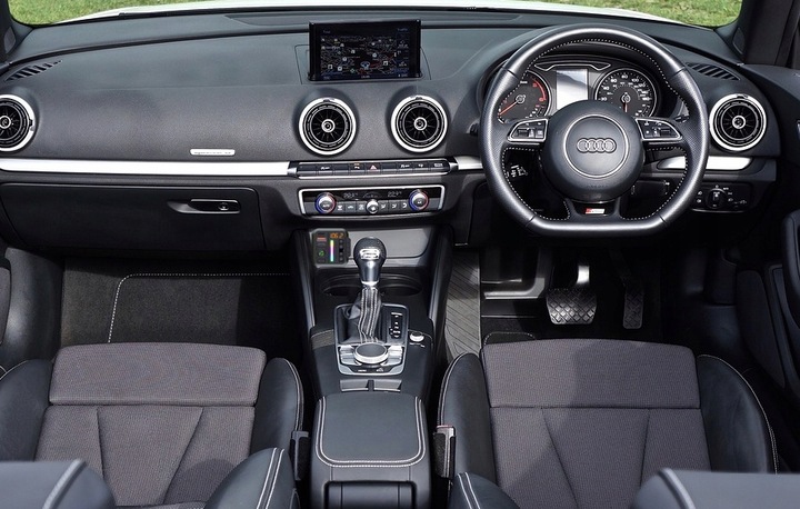 TRANSMITER SAMOCHODOWY BLUETOOTH 5.3 FM RGB ŁADOWARKA PD 20W QC 3.0 USB-C