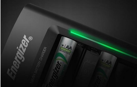 ENERGIZER ŁADOWARKA AKUMULATORKÓW R6 R3 R14 R20 9V