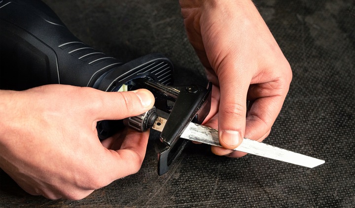 Piła Szablasta Pilarka Wyrzynarka Lisi Ogon