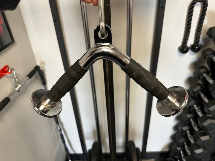 UCHWYT DO WYCIĄGU BICEPS TRICEPS V-BAR TRÓJKĄT PODWÓJNY DO ATLASU