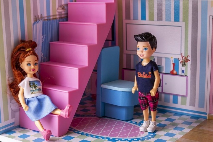 DREWNIANY DOMEK DLA LALEK