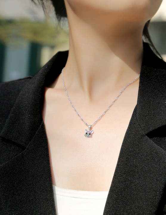 NASZYJNIK SREBRNY RODOWANY DLA DZIEWCZYNKI KOTEK, UROCZY PREZENT