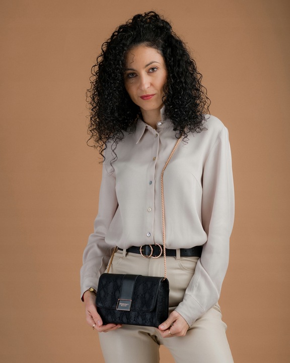 TOREBKA LISTONOSZKA MONNARI WIZYTOWA KOPERTÓWKA Czarna na łańcuszku