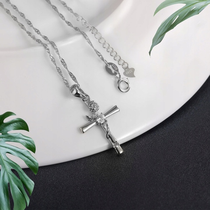 Srebrny łańcuszek krzyżyk krzyż naszyjnik komunia na komunię 925