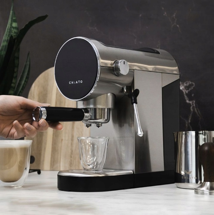 Kolbowy ekspres ciśnieniowy CHiATO Luna Style 1360 W srebrny/szary