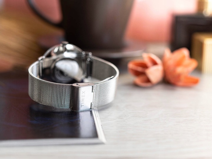 DAMSKI ZEGAREK TIMEX TW2U67000 SREBRNY BRANSOLETA MESH ELEGANCKI CYRKONIE