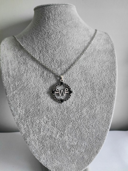 Gotycki Naszyjnik Łańcuszek z Wednesday Addams Serial Goth Filmowy Prezent