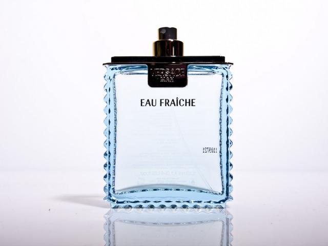 FLAKON VERSACE MAN EAU FRAICHE 100ml + GRATIS