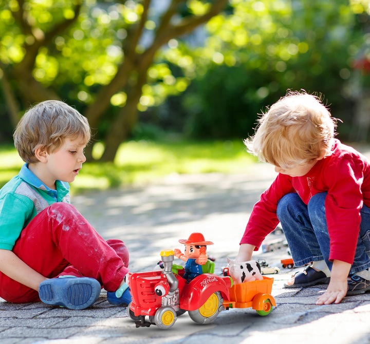 TRAKTOR TRAKTOREK FARMERA Z PRZYCZEPKĄ INTERAKTYWNY JEŹDZI ŚPIEWA KRÓWKA