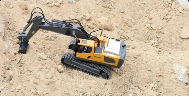 ZDALNIE STEROWANA KOPARKA