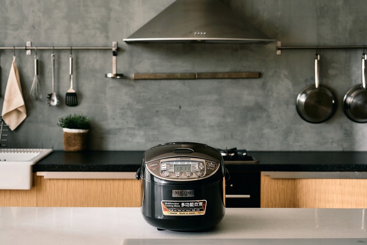 Ryżowar rice cooker Zojirushi Micom NL-GAQ18