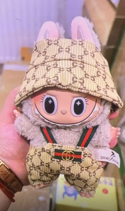 Brelok Labubu, zabawka figurka, Labubu w ubranku GG