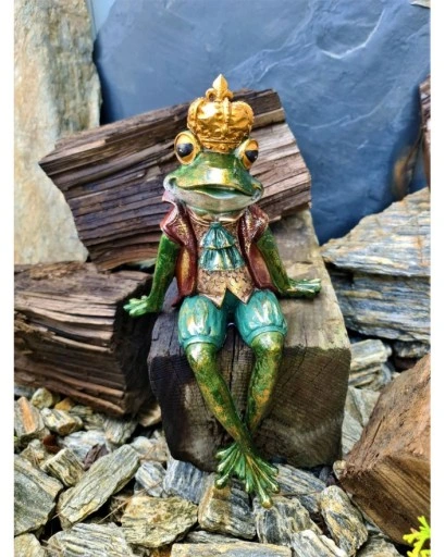FIGURKA FIGURA ŻABA ŻABKA SIEDZĄCA W KORONIE