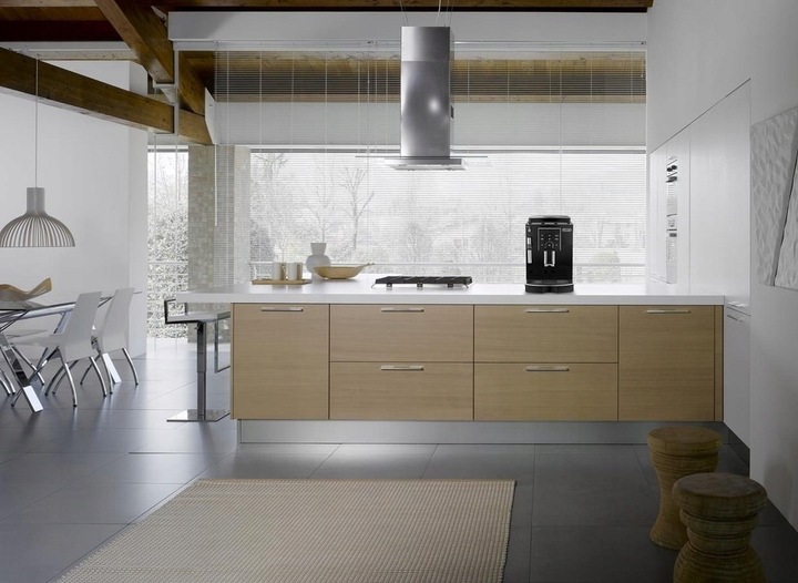 Ekspres ciśnieniowy do kawy z młynkiem Delonghi ECAM25.120.B (P)