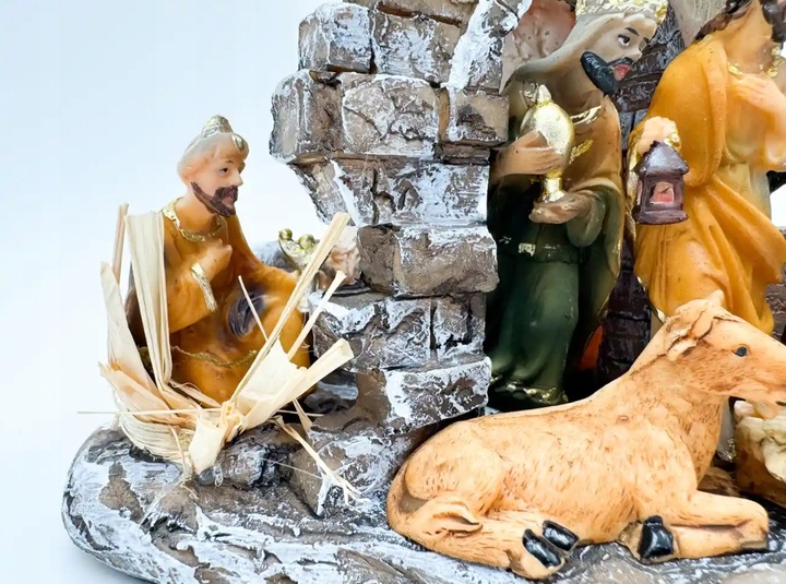 SZOPKA BOŻONARODZENIOWA KAMIENNA 30 CM Z OŚWIETLENIEM I FIGURAMI STAJENKA