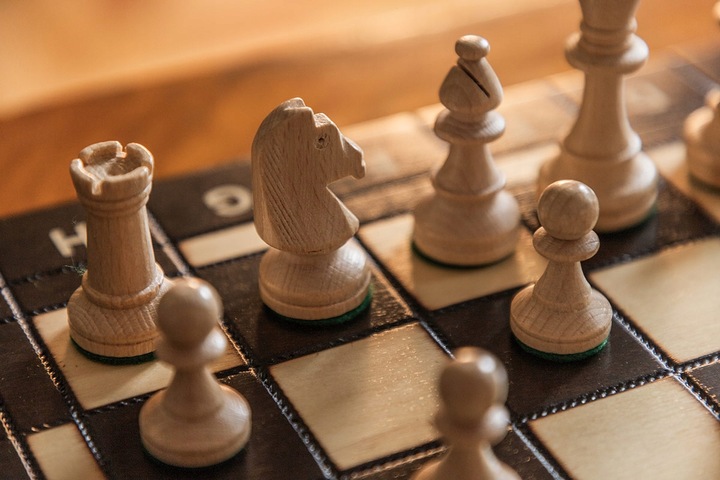 Szachy Turniejowe wypalane/ Szachy Staunton/ szachy drewniane /producent