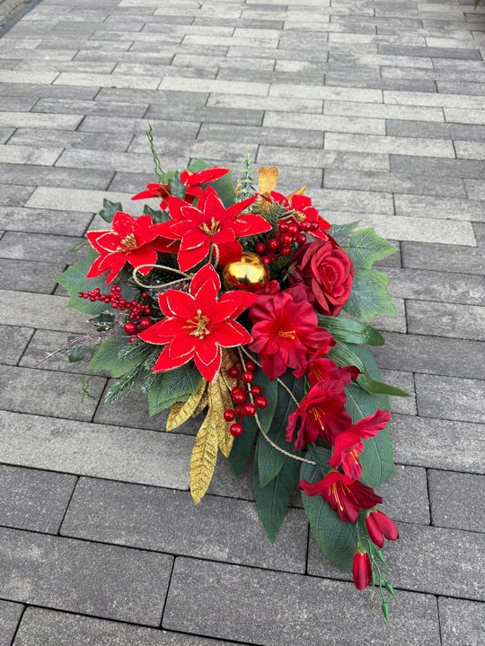 Stroik świąteczny na grób kompozycja na cmentarz gwiazda