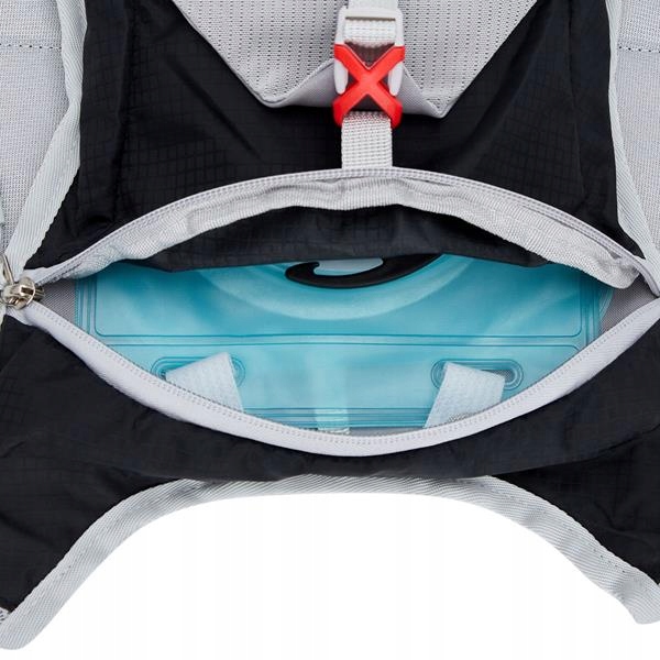 Plecak treningowy DO BIEGANIA poręczny zintegrowany pokrowiec Miejsce bukła