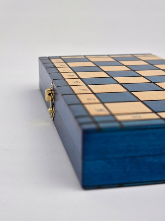 TURKUSOWE Szachy drewniane Królewskie 31x31 we wkładce PRODUCENT