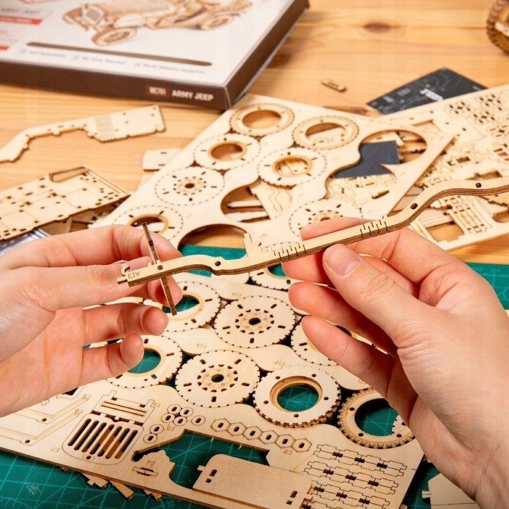 DREWNIANE PUZZLE 3D MODEL DO SKLEJANIA POCIĄG LOKOMOTYWA