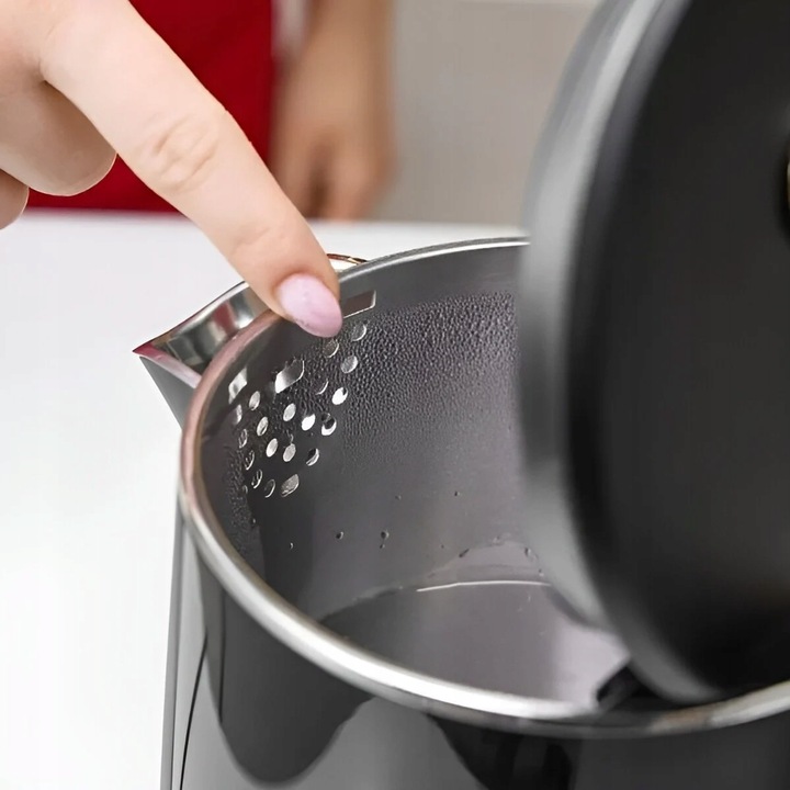 Czajnik MPM Mcz-120 C Czarny