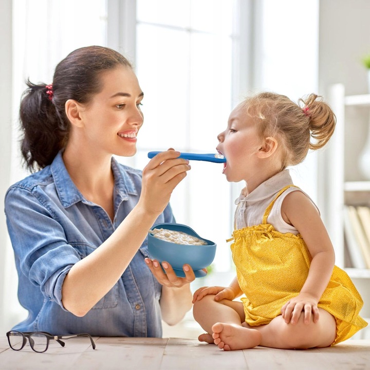 ZESTAW DO KARMIENIA NACZYŃ SILIKONOWE TALERZYK DLA NIEMOWLĄT Z PRZYSSAWKĄ