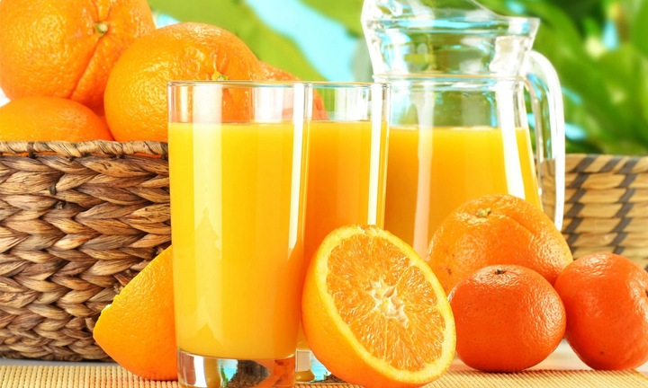 Sokowirówka Eldom S-line SK9S 700W srebrna