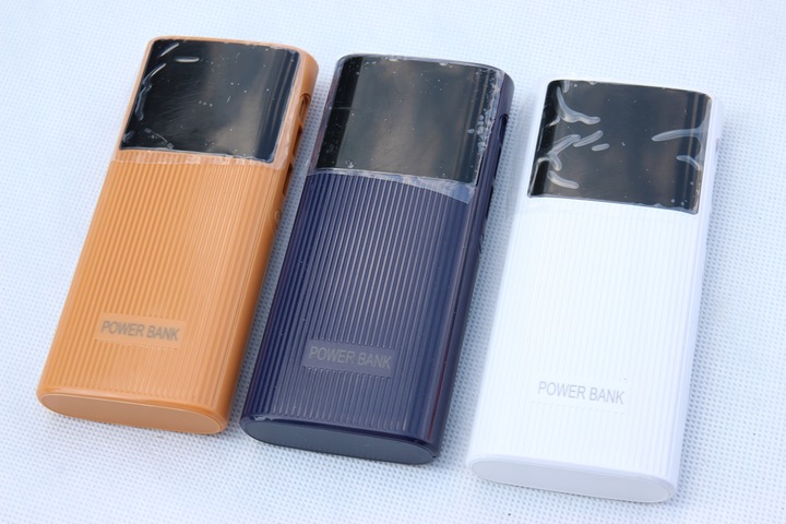 VIP SOLIDNY Mocny Power bank 50000mAh Wyświetlacz 3xUSB Latarka KOLORY