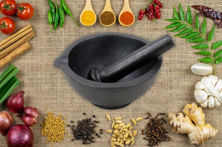 MOŹDZIERZ ŻELIWNY KUCHENNY Z TŁUCZKIEM DO PRZYPRAW ZIÓŁ TŁUCZEK UBIJAK